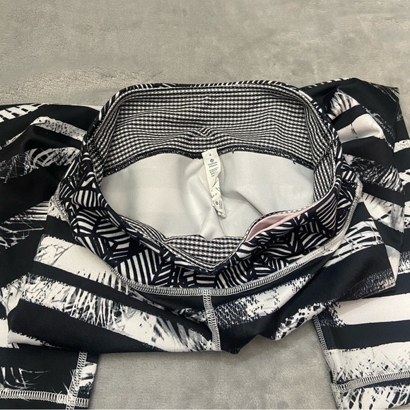 Lululemon Wunder Under Crop II *Full-On Luon Pants Black White 21927 - Picture 8 of 9
